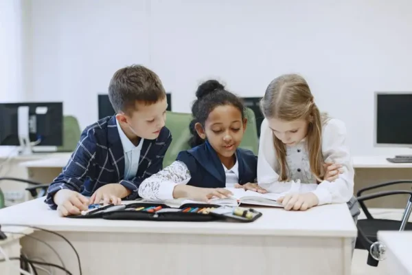 Projekt „Dys-lekcje” zakończony – uczniowie rozwijali kompetencje językowe i społeczne