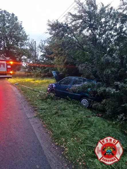 Sucharzewo: samochód osobowy uderzył w latarnię drogową