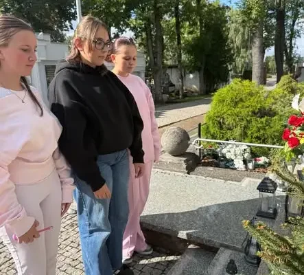87. rocznica sowieckiej agresji na Polskę – hołd ofiarom pod Pomnikiem Katyńskim