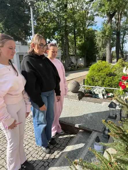 87. rocznica sowieckiej agresji na Polskę – hołd ofiarom pod Pomnikiem Katyńskim
