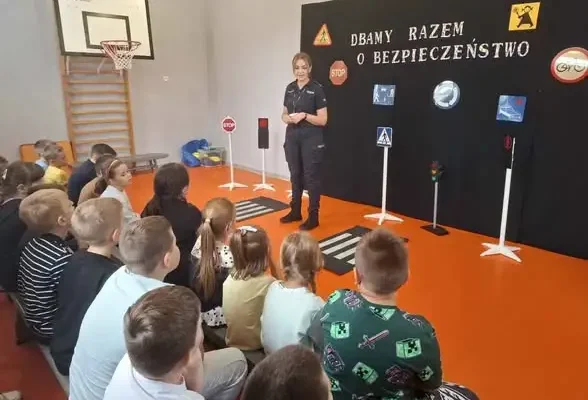 Policjantka z Lipna uczyła dzieci bezpieczeństwa w Ciełuchowie