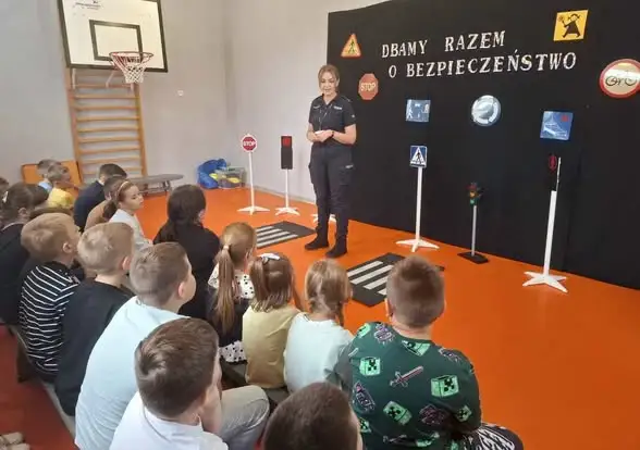 Policjantka z Lipna uczyła dzieci bezpieczeństwa w Ciełuchowie
