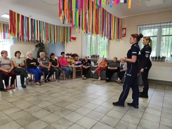 Policjantki z Lipna uczą seniorów, jak nie dać się oszukać