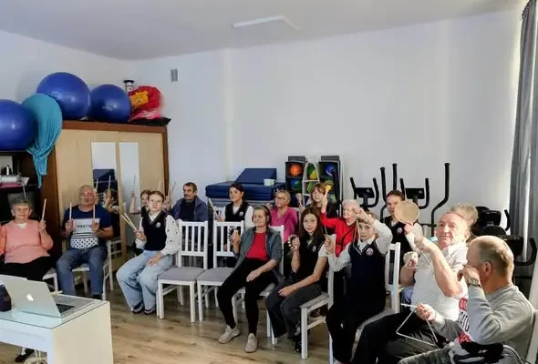 Międzypokoleniowe muzykowanie w Dębowej Przystani