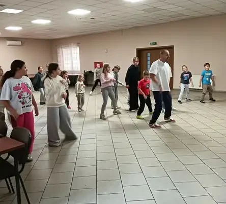 Hip-hop w Gminie Dąbrowa – profilaktyka przez taniec dla dzieci i młodzieży