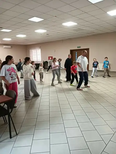 Hip-hop w Gminie Dąbrowa – profilaktyka przez taniec dla dzieci i młodzieży