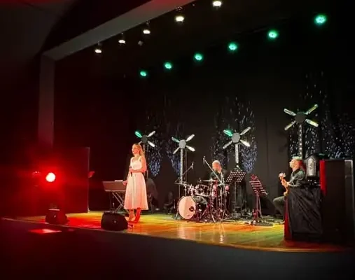 Włoskie przeboje rozgrzały publiczność w Kino Wawrzyn