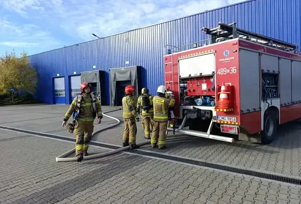 Pożar w SANPLAST S.A. – ćwiczenia strażaków z JRG Mogilno i OSP