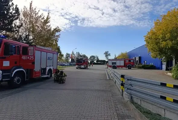 Pożar w SANPLAST S.A. – ćwiczenia strażaków z Mogilna i okolic