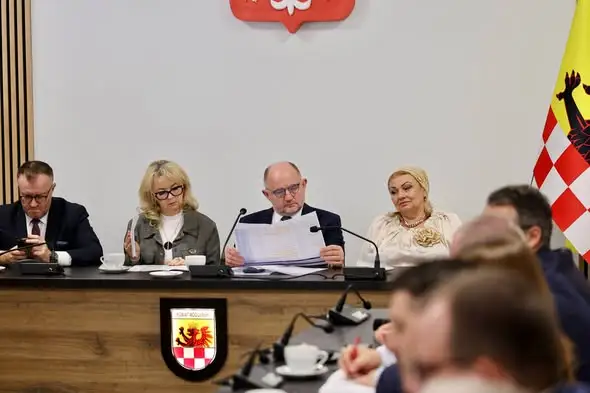 Wójt Gminy Dąbrowa rozmawiała o drogach i retencji z władzami województwa